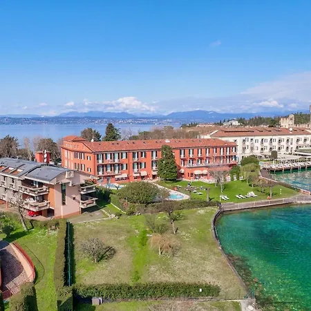 Violet's Nest - Front * Sirmione